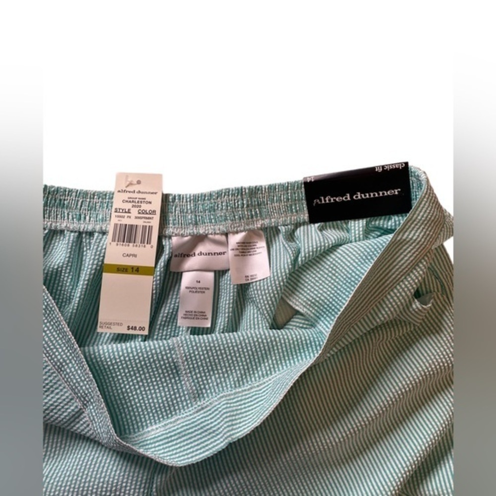 NWT alfred dunner seersucker light green Charleston capri size 14 - Picture 3 of 4